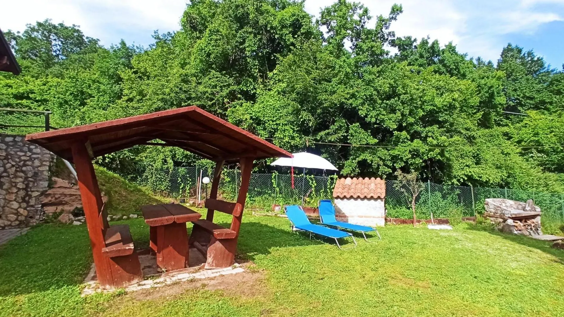 Lejlighed Schoenes Ferienhaeuschen Chiara In Ruhiger Lage Fuer Max 4 Personen Mit Pool Olzano